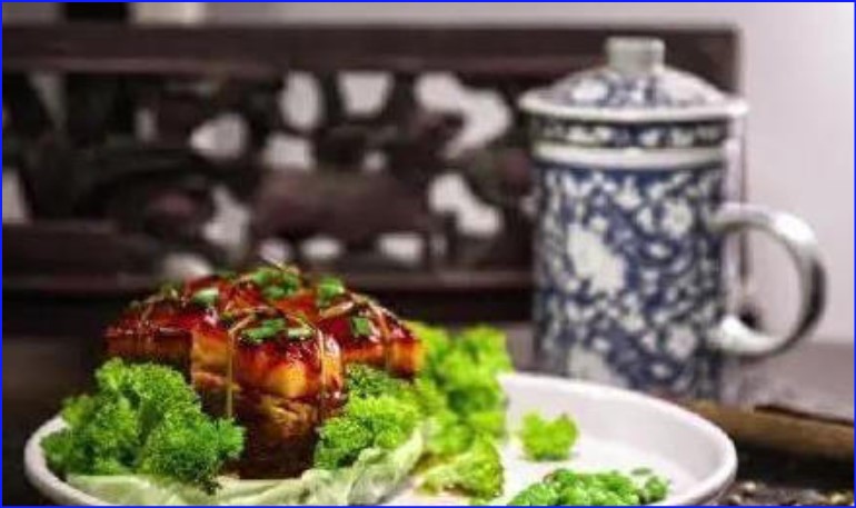 徽菜有多香？一盘酥肉馋哭你，安徽名菜你吃过几道？